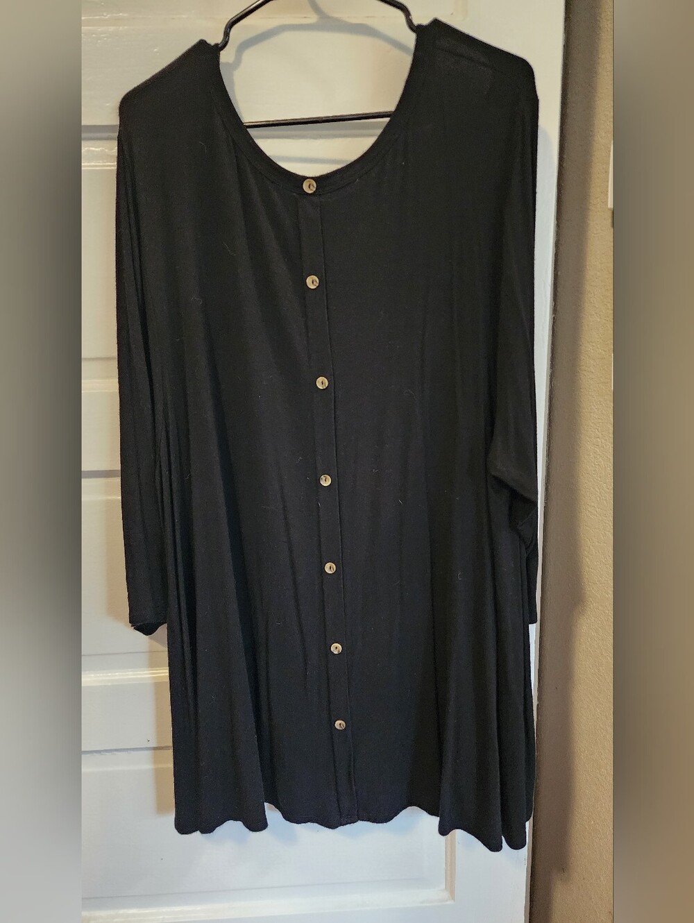 Kim & Cami Black Crewneck Tunic Top - Picture 2 of 3